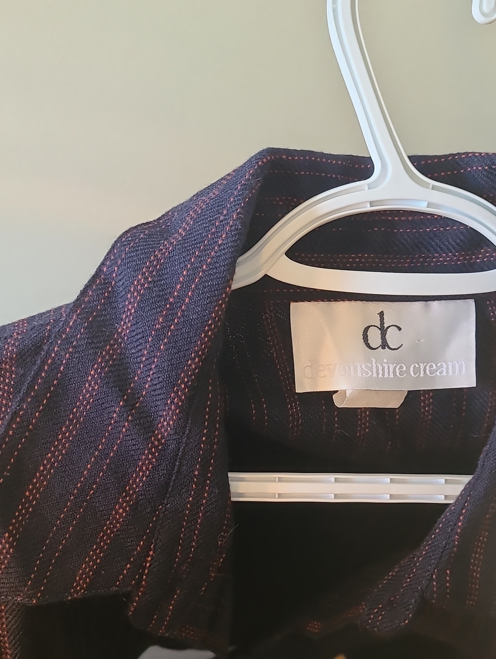 Button-Up Shirt in Navy with Subtle Stripe - Picture 5 of 5